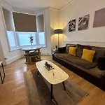 Cosy City Centre Flat With 2 Beds