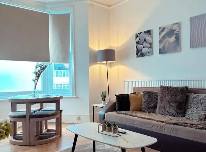 Cosy City Centre Flat With 2 Beds